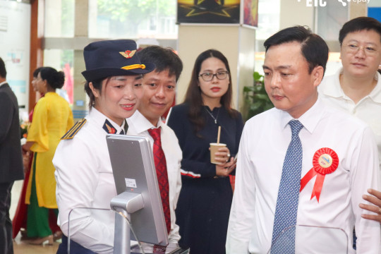 Lễ ra mắt “Hệ thống kiểm soát vé bằng công nghệ sinh trắc qua xác thực CCCD tại ga Hà Nội"