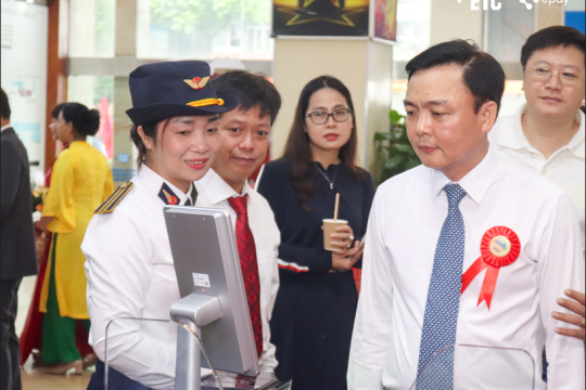 Triển khai thí điểm hệ thống kiểm soát vé bằng công nghệ sinh trắc qua xác thực CCCD tại ga Hà Nội