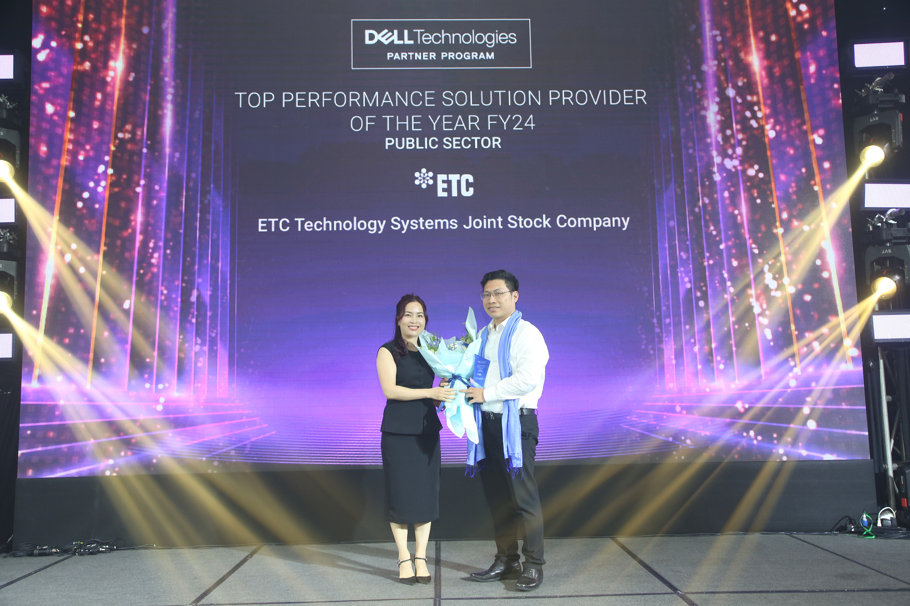 ETC is honored to receive "Top performance solution provider of the year FY24 Public Sector" Award from Dell Technology